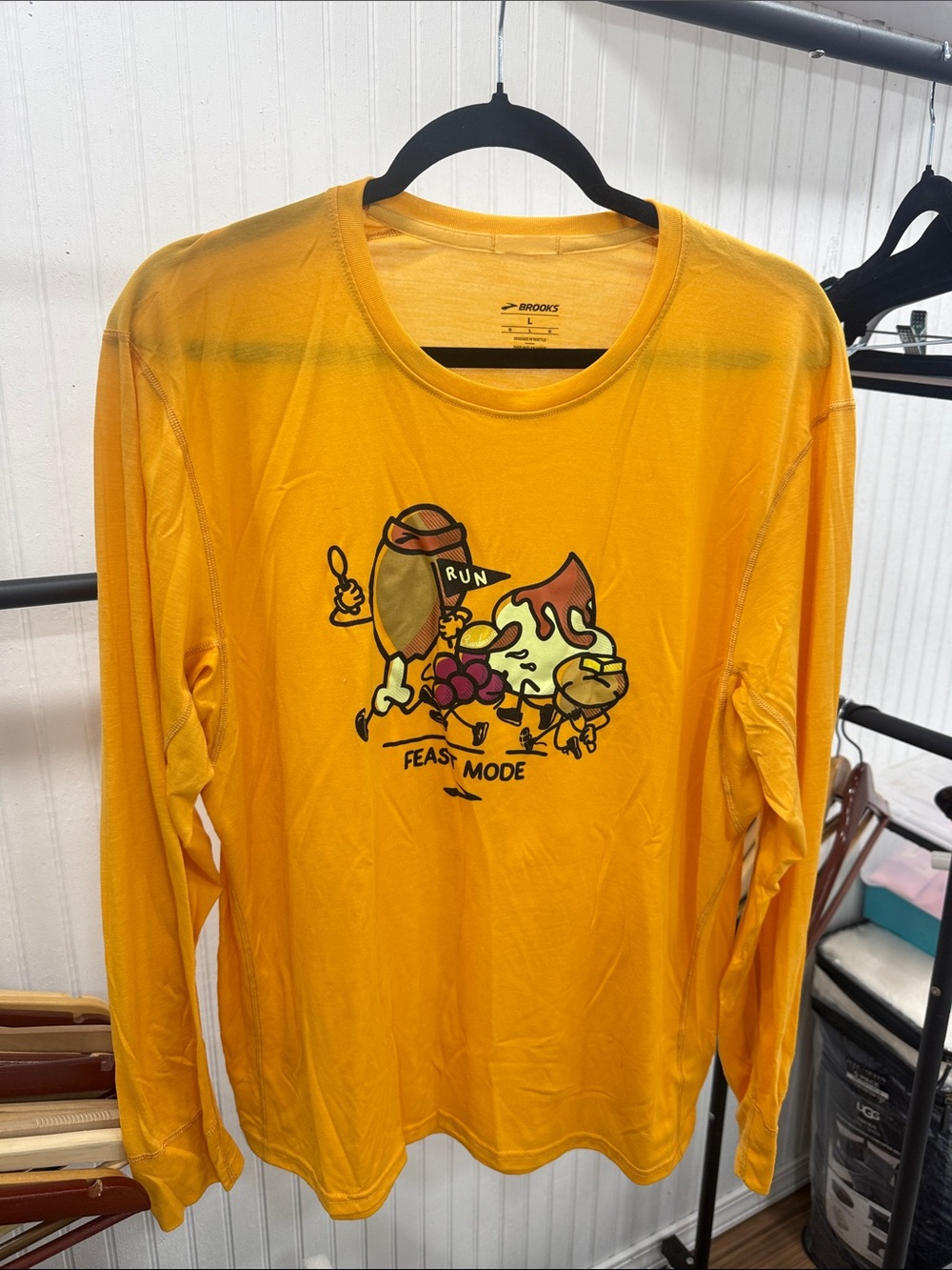 Brooks Bright Yellow Long Sleeve 'Feast Mode' Graphic Tee Large